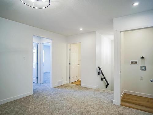 1235 14 Avenue, Edmonton, AB - Indoor Photo Showing Other Room