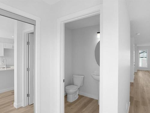 17318 6A Street, Edmonton, AB - Indoor Photo Showing Bathroom