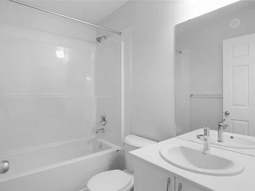 17318 6A Street, Edmonton, AB - Indoor Photo Showing Bathroom