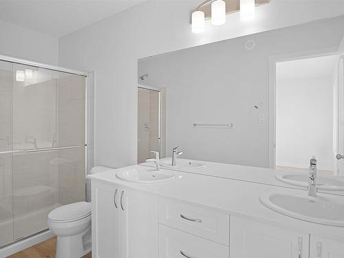 17322 6A Street, Edmonton, AB - Indoor Photo Showing Bathroom