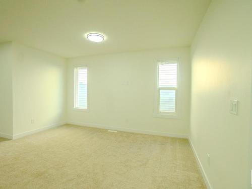 25 Meadowbrook Way, Spruce Grove, AB - Indoor Photo Showing Other Room