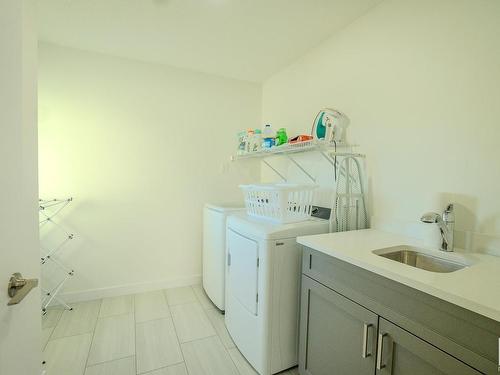 25 Meadowbrook Way, Spruce Grove, AB - Indoor Photo Showing Laundry Room