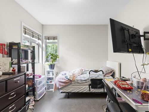 9512 154 Street, Edmonton, AB - Indoor Photo Showing Bedroom