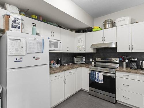 9512 154 Street, Edmonton, AB - Indoor Photo Showing Kitchen