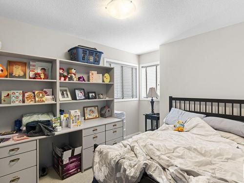 9512 154 Street, Edmonton, AB - Indoor Photo Showing Bedroom