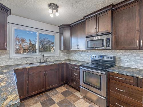 14504 31 Street, Edmonton, AB - Indoor Photo Showing Kitchen