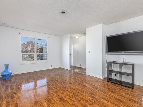 14504 31 Street, Edmonton, AB - Indoor Photo Showing Living Room