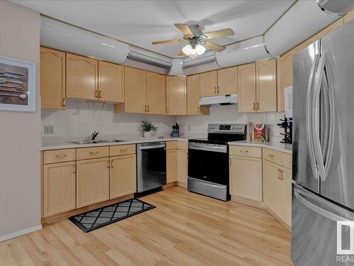 612 3 Perron Street, St. Albert, AB - Indoor Photo Showing Kitchen With Double Sink