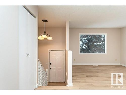 8516 33 Avenue, Edmonton, AB - Indoor Photo Showing Other Room