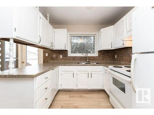 8516 33 Avenue, Edmonton, AB - Indoor Photo Showing Kitchen With Double Sink