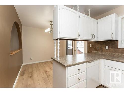 8516 33 Avenue, Edmonton, AB - Indoor Photo Showing Kitchen