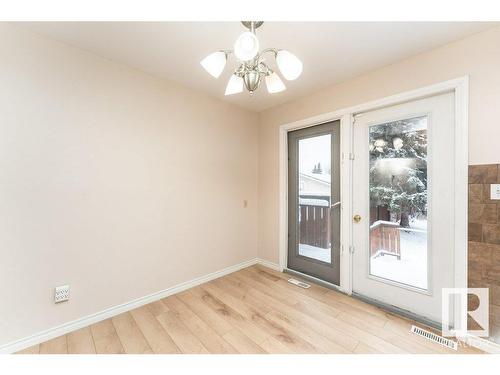 8516 33 Avenue, Edmonton, AB - Indoor Photo Showing Other Room