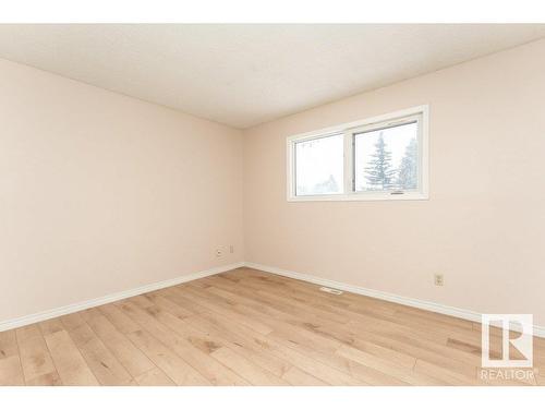 8516 33 Avenue, Edmonton, AB - Indoor Photo Showing Other Room