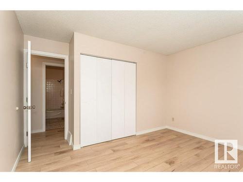 8516 33 Avenue, Edmonton, AB - Indoor