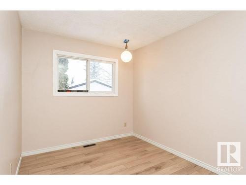 8516 33 Avenue, Edmonton, AB - Indoor Photo Showing Other Room