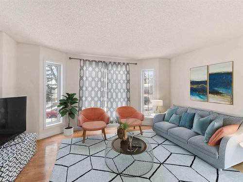 11913 63 St, Edmonton, AB - Indoor Photo Showing Living Room