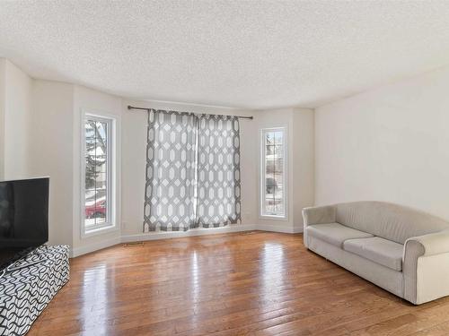 11913 63 St, Edmonton, AB - Indoor Photo Showing Living Room