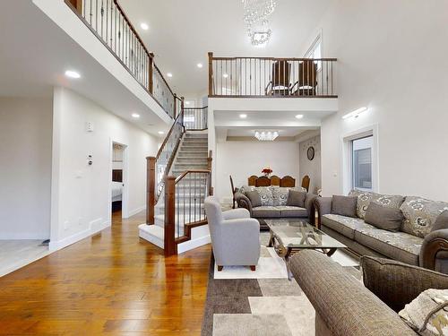 1835 20Ave, Edmonton, AB - Indoor Photo Showing Living Room