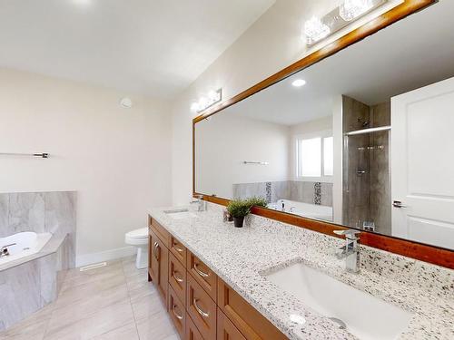 1835 20Ave, Edmonton, AB - Indoor Photo Showing Bathroom