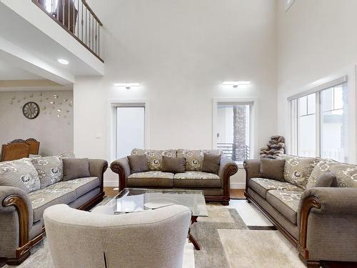 1835 20Ave, Edmonton, AB - Indoor Photo Showing Living Room