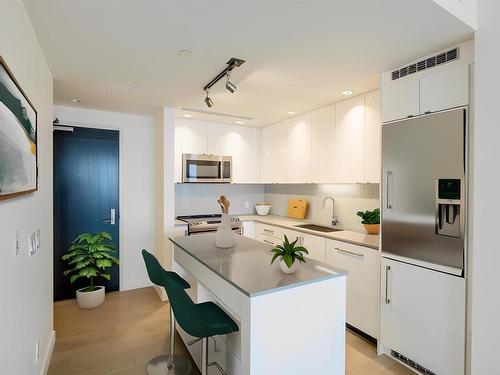 4304 10310 102 Street, Edmonton, AB - Indoor Photo Showing Kitchen