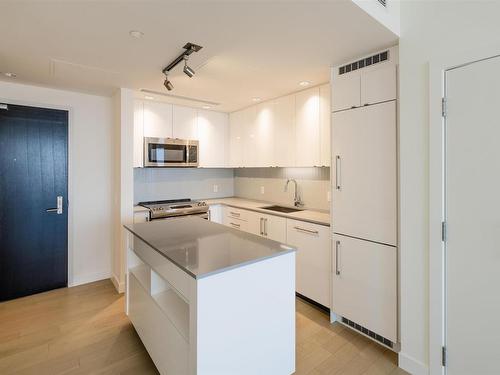 4304 10310 102 Street, Edmonton, AB - Indoor Photo Showing Kitchen