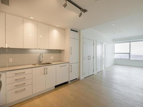 4304 10310 102 Street, Edmonton, AB - Indoor Photo Showing Kitchen