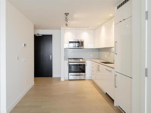 4304 10310 102 Street, Edmonton, AB - Indoor Photo Showing Kitchen