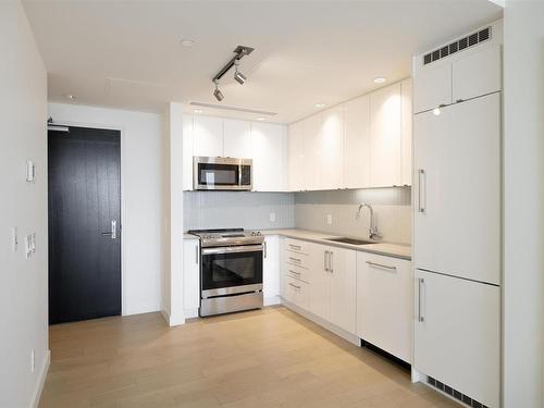 4304 10310 102 Street, Edmonton, AB - Indoor Photo Showing Kitchen