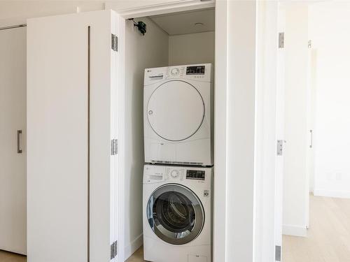 4304 10310 102 Street, Edmonton, AB - Indoor Photo Showing Laundry Room