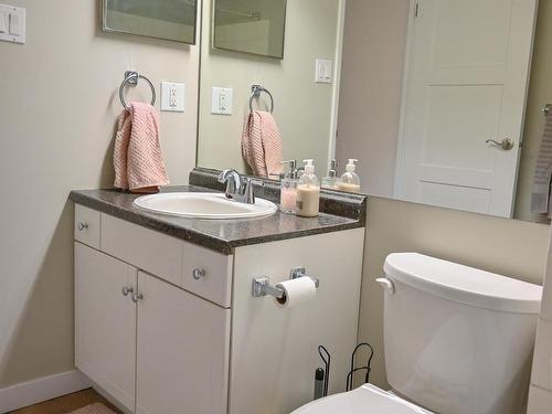 206 10149 Saskatchewan Drive, Edmonton, AB - Indoor Photo Showing Bathroom