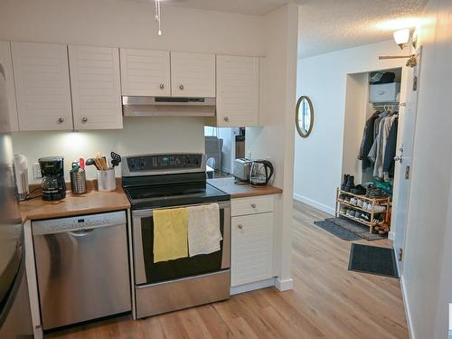 206 10149 Saskatchewan Drive, Edmonton, AB - Indoor Photo Showing Kitchen