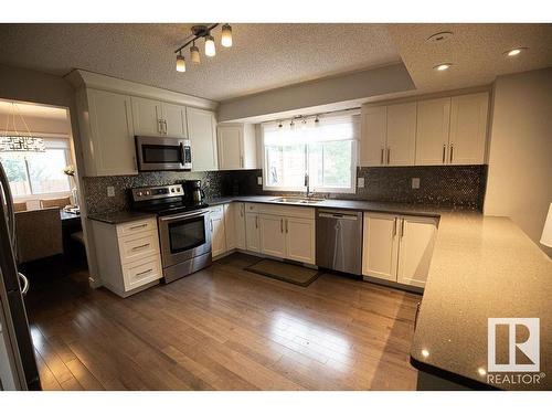 615 Wahstao Road, Edmonton, AB - Indoor Photo Showing Kitchen