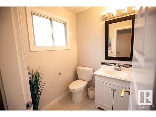 615 Wahstao Road, Edmonton, AB - Indoor Photo Showing Bathroom