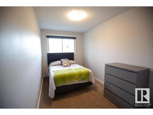 615 Wahstao Road, Edmonton, AB - Indoor Photo Showing Bedroom