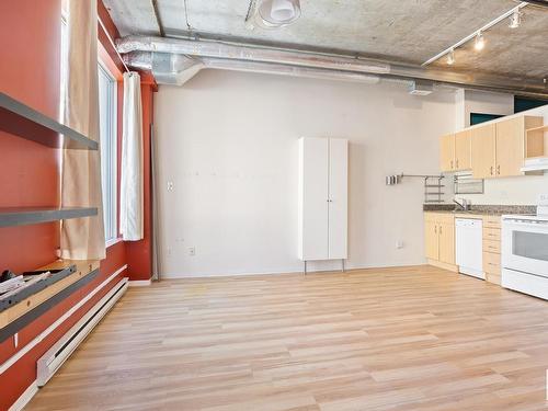 601 10024 Jasper Avenue Nw, Edmonton, AB - Indoor Photo Showing Kitchen