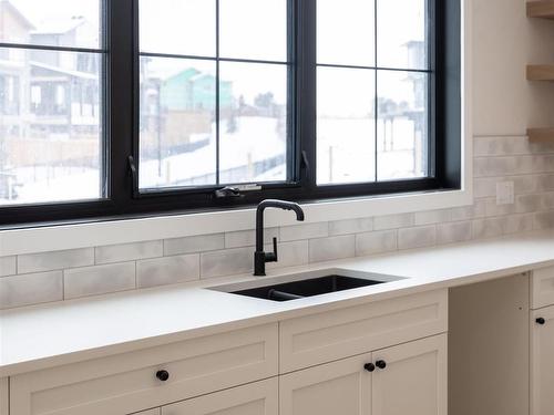 6888 Knox Loop Sw, Edmonton, AB - Indoor Photo Showing Kitchen With Double Sink