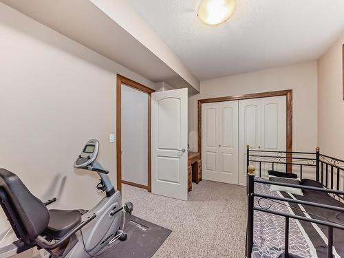 19 Deer Park Point(E), Spruce Grove, AB - Indoor Photo Showing Gym Room