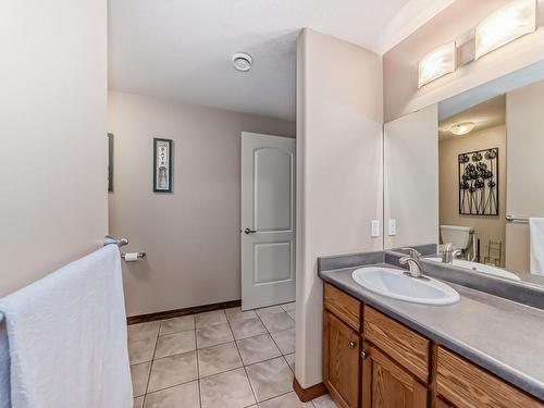 19 Deer Park Point(E), Spruce Grove, AB - Indoor Photo Showing Bathroom