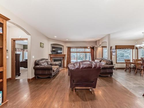 19 Deer Park Point(E), Spruce Grove, AB - Indoor Photo Showing Living Room With Fireplace