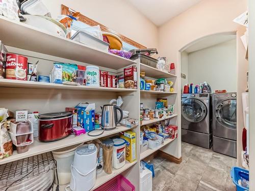 19 Deer Park Point(E), Spruce Grove, AB - Indoor Photo Showing Laundry Room