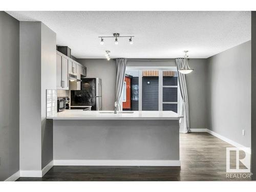 35 4470 Prowse Road, Edmonton, AB - Indoor Photo Showing Kitchen