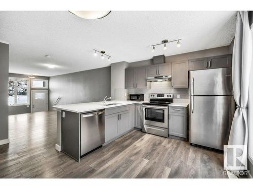 35 4470 Prowse Road, Edmonton, AB - Indoor Photo Showing Kitchen