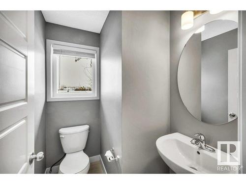 35 4470 Prowse Road, Edmonton, AB - Indoor Photo Showing Bathroom