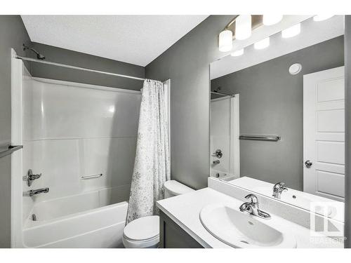 35 4470 Prowse Road, Edmonton, AB - Indoor Photo Showing Bathroom