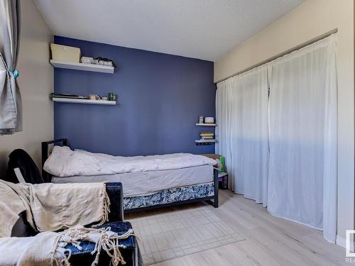 201 7915 112 Avenue, Edmonton, AB - Indoor Photo Showing Bedroom