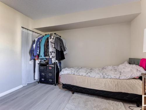 201 7915 112 Avenue, Edmonton, AB - Indoor Photo Showing Bedroom