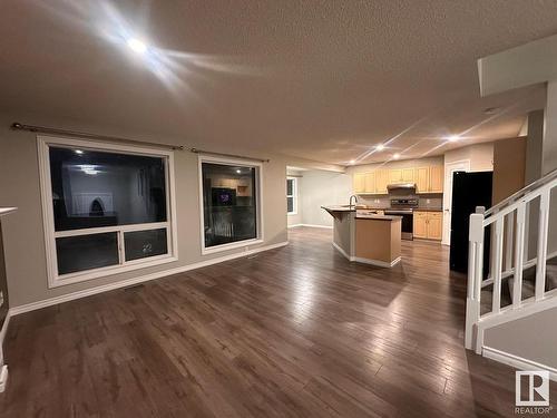 417 86 Street, Edmonton, AB - Indoor Photo Showing Living Room