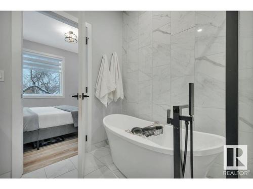 11317 95A Street, Edmonton, AB - Indoor Photo Showing Bathroom