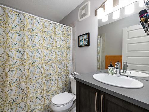 20733 99A Avenue Nw, Edmonton, AB - Indoor Photo Showing Bathroom